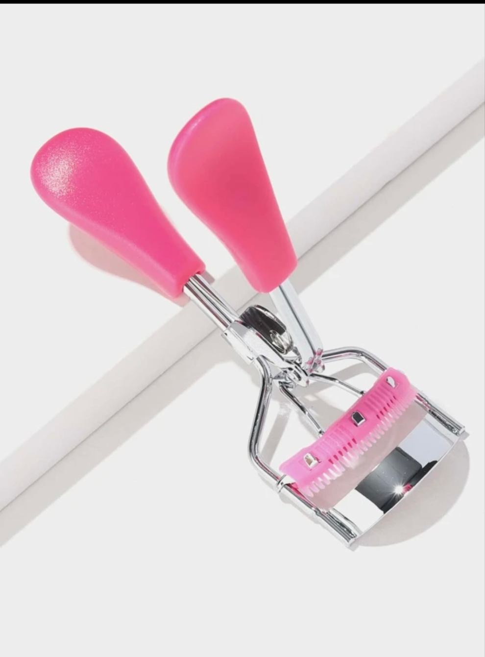 Eye lash curlers